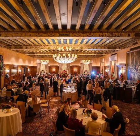 Guests dining in the Detroit Athletic Club ballroom